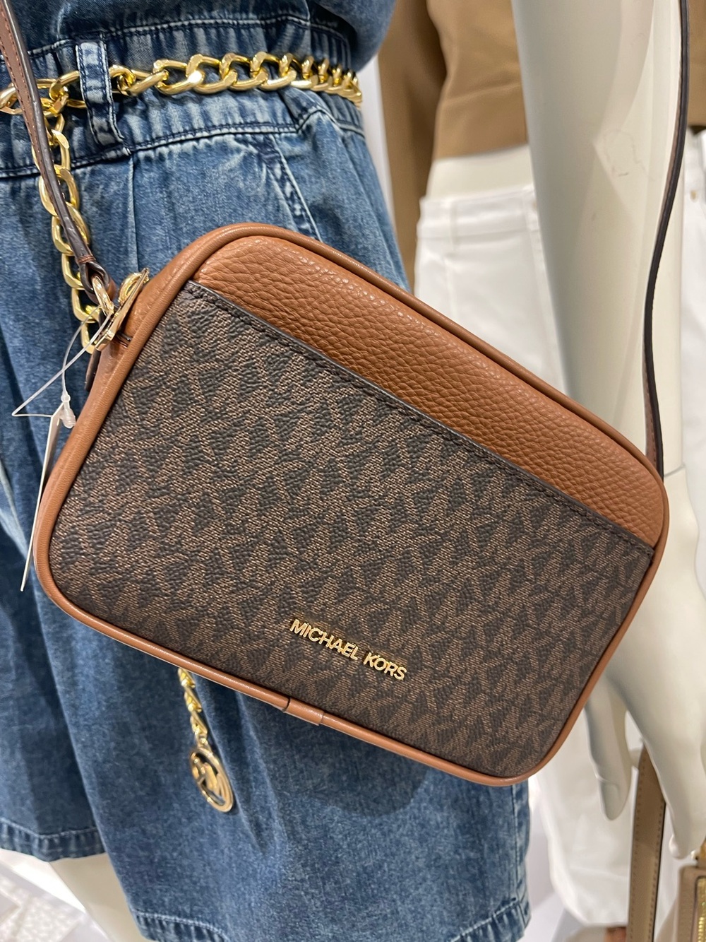 Michael Kors Jet Set Small Signature Logo Camera Crossbody Xbody Bag
Brown 
NWT
